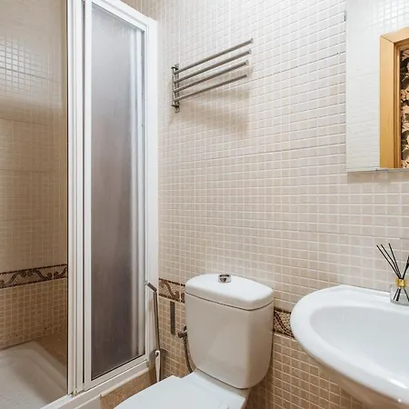 Homeyseville- Bright At Santa Cruz 6 Pax, Parking Optional Apartamento