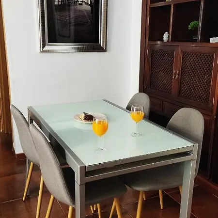Apartamento Homeyseville- Bright At Santa Cruz 6 Pax, Parking Optional Sevilha