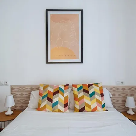 Homeyseville- Bright At Santa Cruz 6 Pax, Parking Optional Sevilla