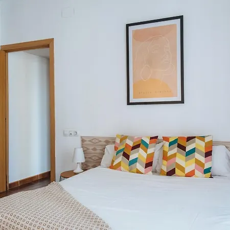 Homeyseville- Bright At Santa Cruz 6 Pax, Parking Optional Sevilla