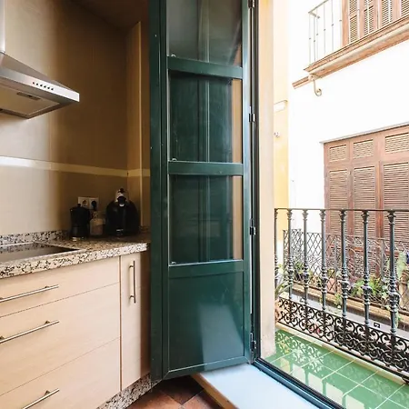 Homeyseville- Bright At Santa Cruz 6 Pax, Parking Optional Apartamento