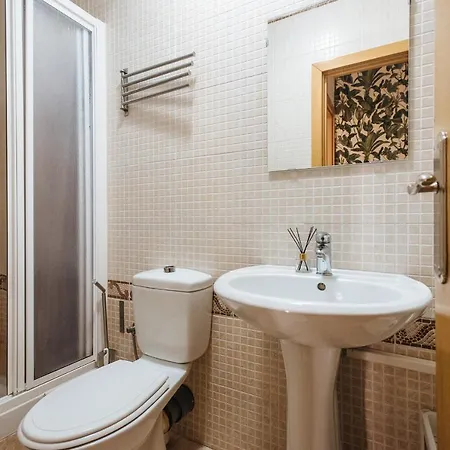 Homeyseville- Bright At Santa Cruz 6 Pax, Parking Optional Apartamento