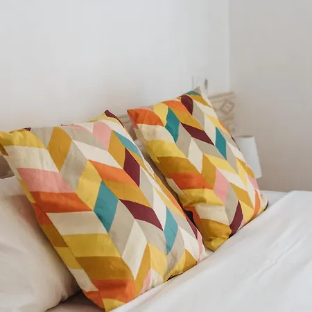 Homeyseville- Bright At Santa Cruz 6 Pax, Parking Optional Apartamento *