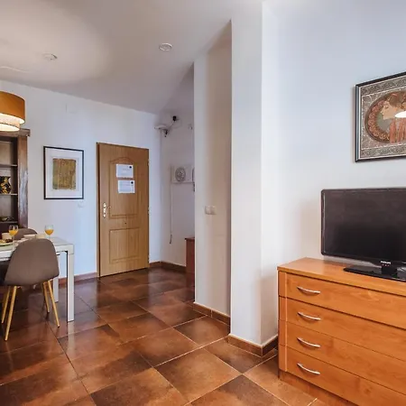 Homeyseville- Bright At Santa Cruz 6 Pax, Parking Optional * Sevilla