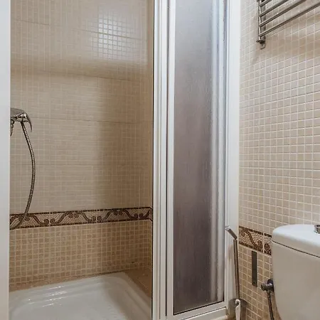 Homeyseville- Bright At Santa Cruz 6 Pax, Parking Optional Sevilha
