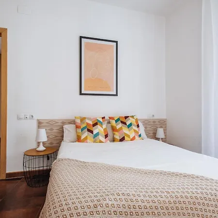 Homeyseville- Bright At Santa Cruz 6 Pax, Parking Optional Apartmán