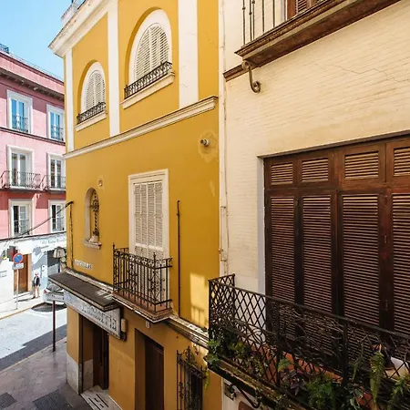 Homeyseville- Bright At Santa Cruz 6 Pax, Parking Optional Apartmán *