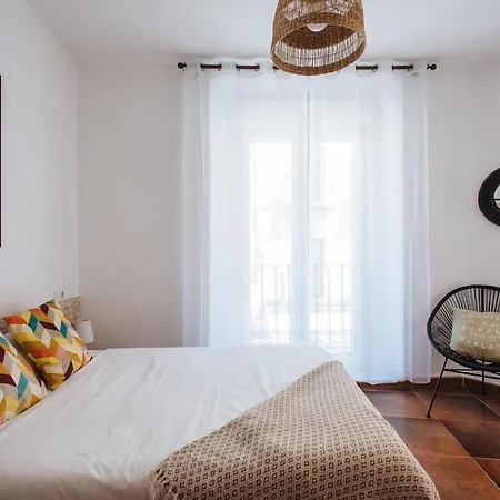Homeyseville- Bright At Santa Cruz 6 Pax, Parking Optional Apartmán