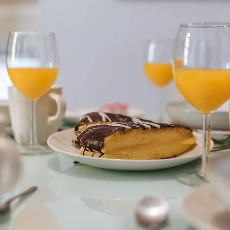 Homeyseville- Bright At Santa Cruz 6 Pax, Parking Optional Apartmán Sevilla